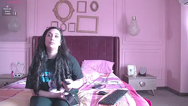 KendallVelvet online show from March 18, 2026, 1:25 pm