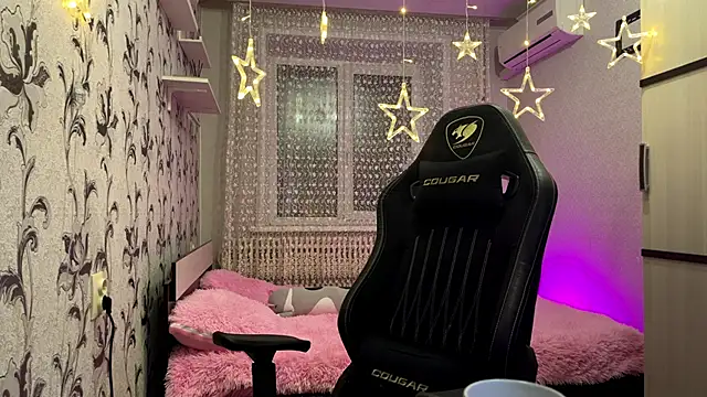 GayleLuu online show from January 10, 2026, 3:14 pm