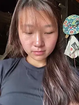 hinata-xx online show from April 15, 2026, 5:47 am