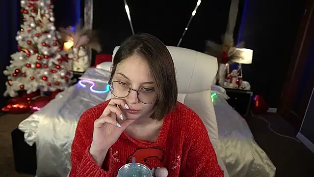 Snapshot of CharlyWines chatting on December 22, 2025, 7:33 pm CharlyWines online show from December 22, 2025, 7:33 pm