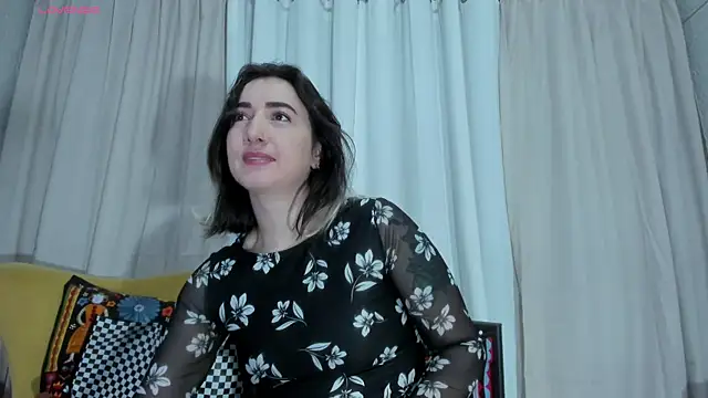 Snapshot of carly_grasso chatting on June 7, 2026, 3:43 am carly grasso online show from June 7, 2026, 3:43 am