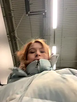 Snapshot of _Little_Ginger chatting on December 17, 2025, 4:29 am Little Ginger online show from December 17, 2025, 4:29 am