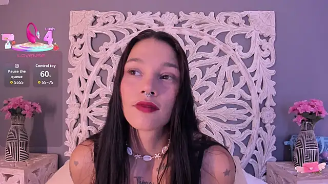 loraineblake online show from January 7, 2026, 12:51 pm