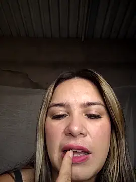 Snapshot of Charlott_smi chatting on February 24, 2026, 5:44 pm Charlott smi online show from February 24, 2026, 5:44 pm