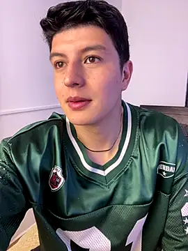 Goldenknight33 online show from December 14, 2025, 12:32 pm