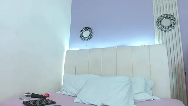 Snapshot of mia_collin_ chatting on January 11, 2026, 1:10 am mia collin online show from January 11, 2026, 1:10 am