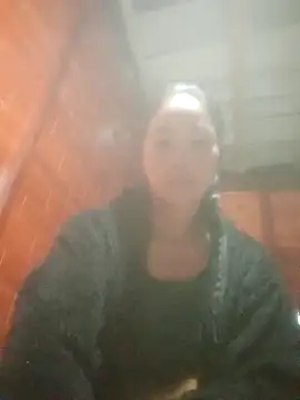 Snapshot of Amiluli chatting on December 13, 2025, 9:20 pm Amiluli online show from December 13, 2025, 9:20 pm