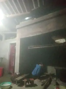 Snapshot of Amiluli chatting on December 16, 2025, 11:21 pm Amiluli online show from December 16, 2025, 11:21 pm