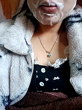 mayni012314 online show from February 4, 2026, 5:24 am