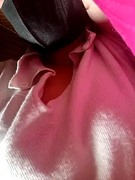 mayni012314 online show from April 10, 2026, 7:46 am