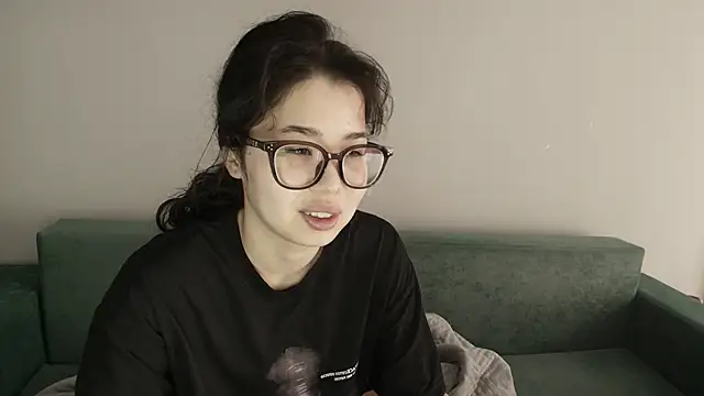 kimyjina online show from May 21, 2026, 3:24 am