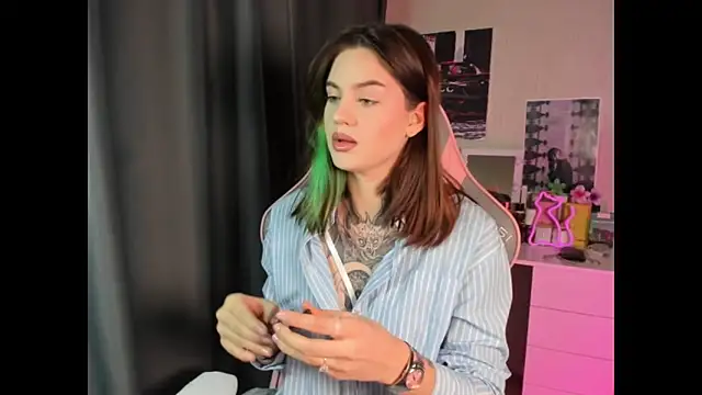 NikkieKitty online show from December 16, 2025, 11:59 am