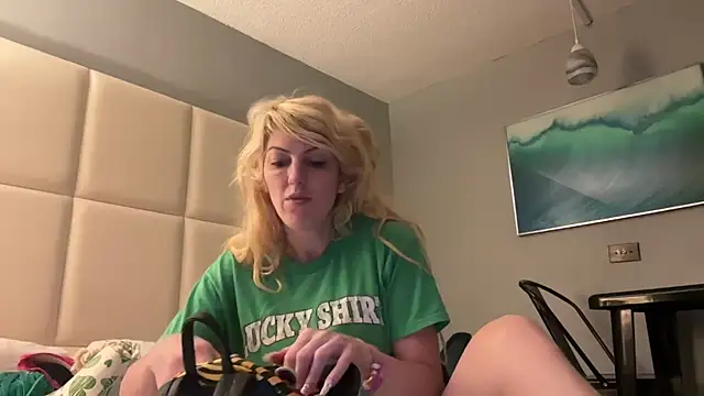 CelestialRuby online show from February 5, 2025, 8:04 pm