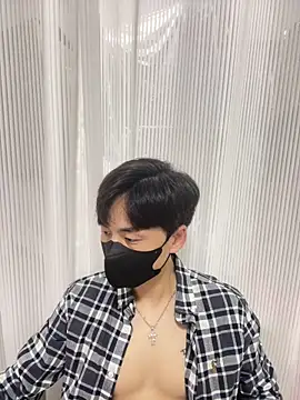 kimze7 online show from December 15, 2025, 2:10 pm