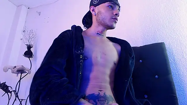 kingdani hot online show from February 2, 2026, 3:05 am