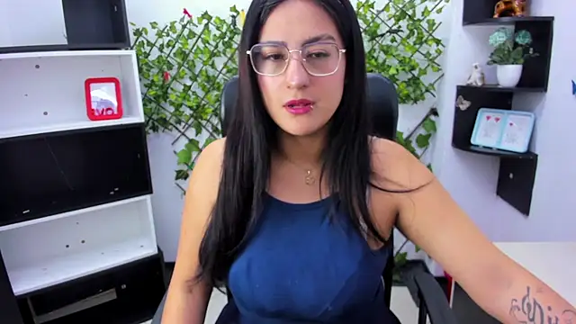 Snapshot of sophi_hardd_ chatting on February 27, 2026, 2:39 pm sophi hardd online show from February 27, 2026, 2:39 pm