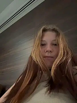 FionaMurr online show from March 13, 2026, 1:23 am