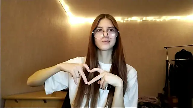 VictorinaMccorey online show from January 5, 2026, 5:27 pm