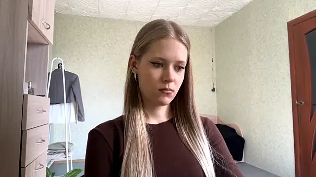 ZaidaSchwarten online show from March 18, 2026, 11:35 am