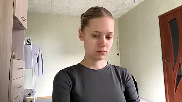 ZaidaSchwarten online show from March 29, 2026, 1:11 pm