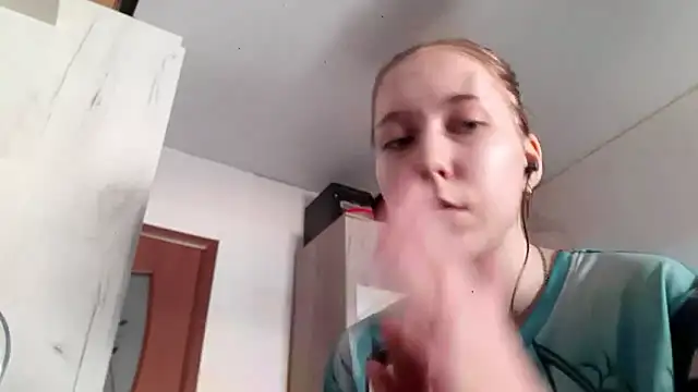 Snapshot of Annette_meow1 chatting on March 10, 2026, 11:26 am Annette meow1 online show from March 10, 2026, 11:26 am