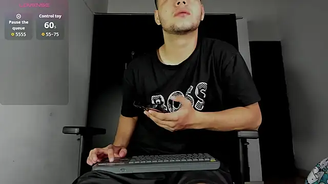 Liam Mateo online show from December 22, 2025, 3:47 am