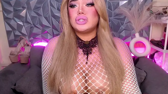 AlwaysHornyMia online show from January 18, 2026, 1:48 pm