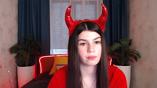 KisaModel online show from December 14, 2025, 3:45 am