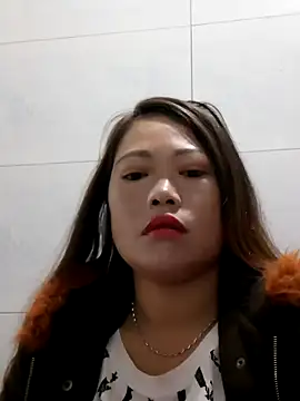 yana-zz online show from December 14, 2025, 2:11 pm