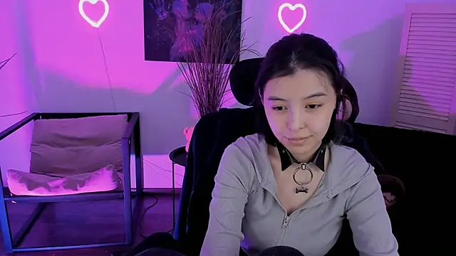 SirenMystiq online show from April 13, 2026, 7:19 pm