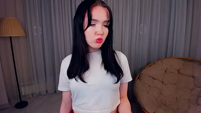 Snapshot of LenaKurpiel chatting on December 17, 2025, 5:41 pm LenaKurpiel online show from December 17, 2025, 5:41 pm