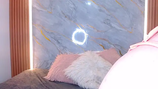 rebecagoldene online show from March 30, 2026, 8:37 am