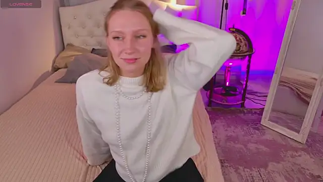 Snapshot of AsyaLumi chatting on December 23, 2025, 6:22 am AsyaLumi online show from December 23, 2025, 6:22 am