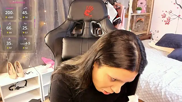 Snapshot of Nicole_Pars chatting on December 18, 2025, 7:25 am Nicole Pars online show from December 18, 2025, 7:25 am