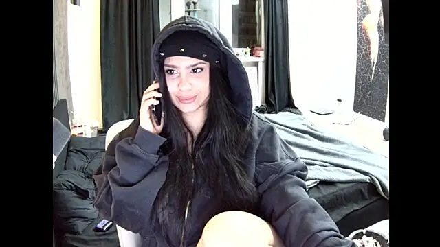 Snapshot of Nicole_Pars chatting on February 23, 2026, 1:36 am Nicole Pars online show from February 23, 2026, 1:36 am