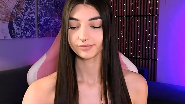 Snapshot of LilyShine_ chatting on February 6, 2026, 2:53 pm LilyShine online show from February 6, 2026, 2:53 pm