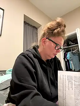 kissmyarch online show from January 7, 2026, 10:34 pm