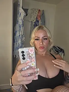 Bellareenaaa online show from July 28, 2026, 9:25 pm