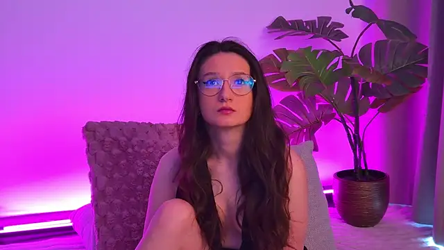 Snapshot of TheaMalekoo chatting on March 27, 2026, 8:26 am TheaMalekoo online show from March 27, 2026, 8:26 am