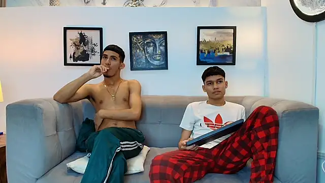 HORNY PRETTY online show from April 16, 2026, 9:39 pm