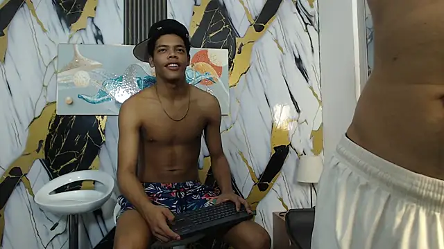 HORNY PRETTY online show from August 6, 2026, 1:29 am