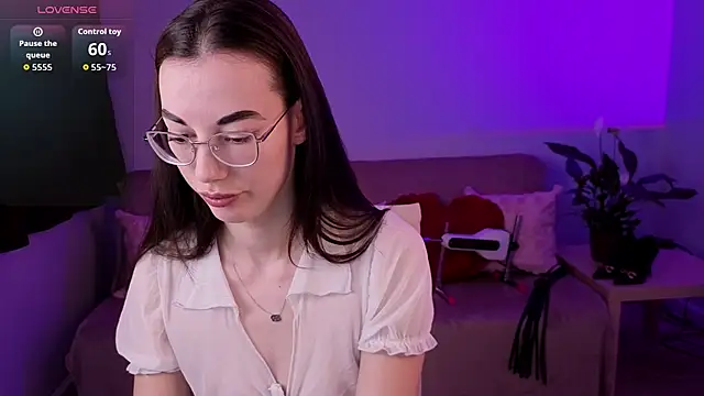 EmmaJacson online show from February 16, 2026, 5:20 pm