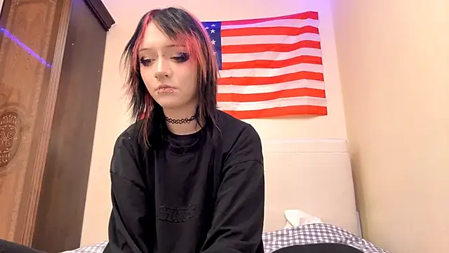 Shine Luna online show from February 3, 2026, 8:25 pm