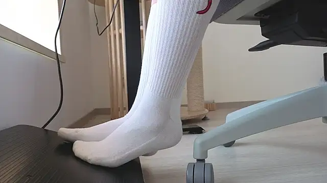 Feetbeth online show from March 12, 2026, 2:12 pm