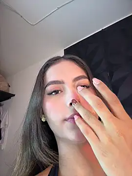 Snapshot of Valeria-escobar chatting on May 13, 2026, 11:29 am Valeria-escobar online show from May 13, 2026, 11:29 am