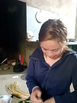 little-effy online show from March 2, 2026, 8:10 am