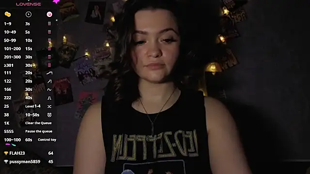 Snapshot of YummyTira chatting on February 1, 2026, 1:04 am YummyTira online show from February 1, 2026, 1:04 am