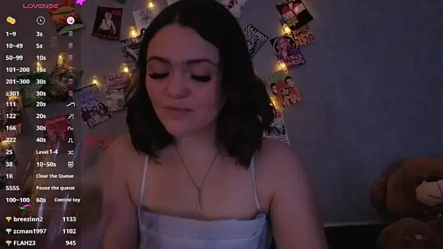 Snapshot of YummyTira chatting on February 14, 2026, 12:51 am YummyTira online show from February 14, 2026, 12:51 am