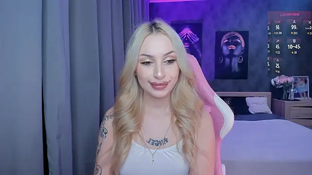 LanaMiracle online show from February 3, 2026, 4:10 am