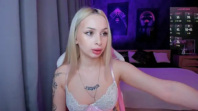 LanaMiracle online show from February 7, 2026, 4:05 am